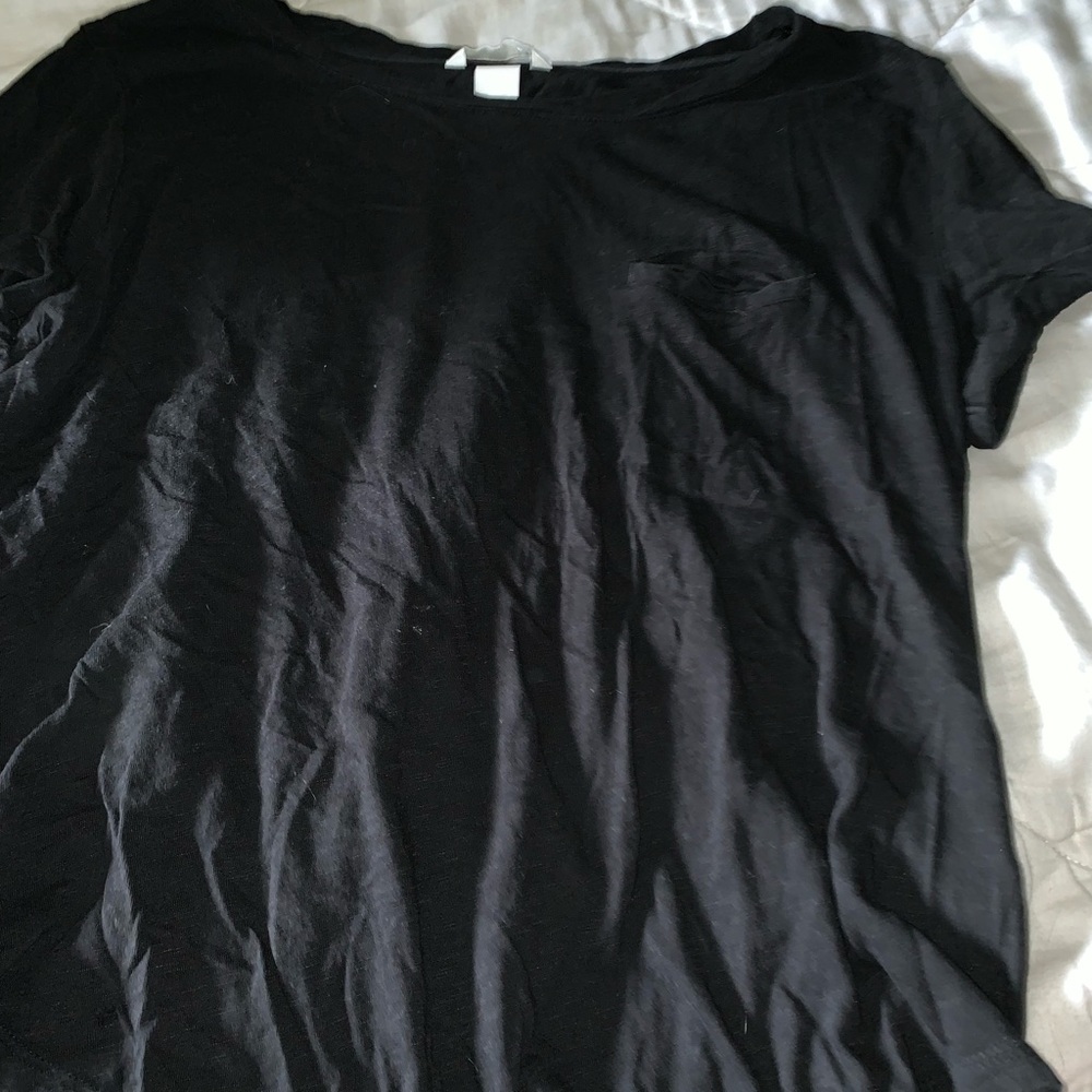 black t shirt